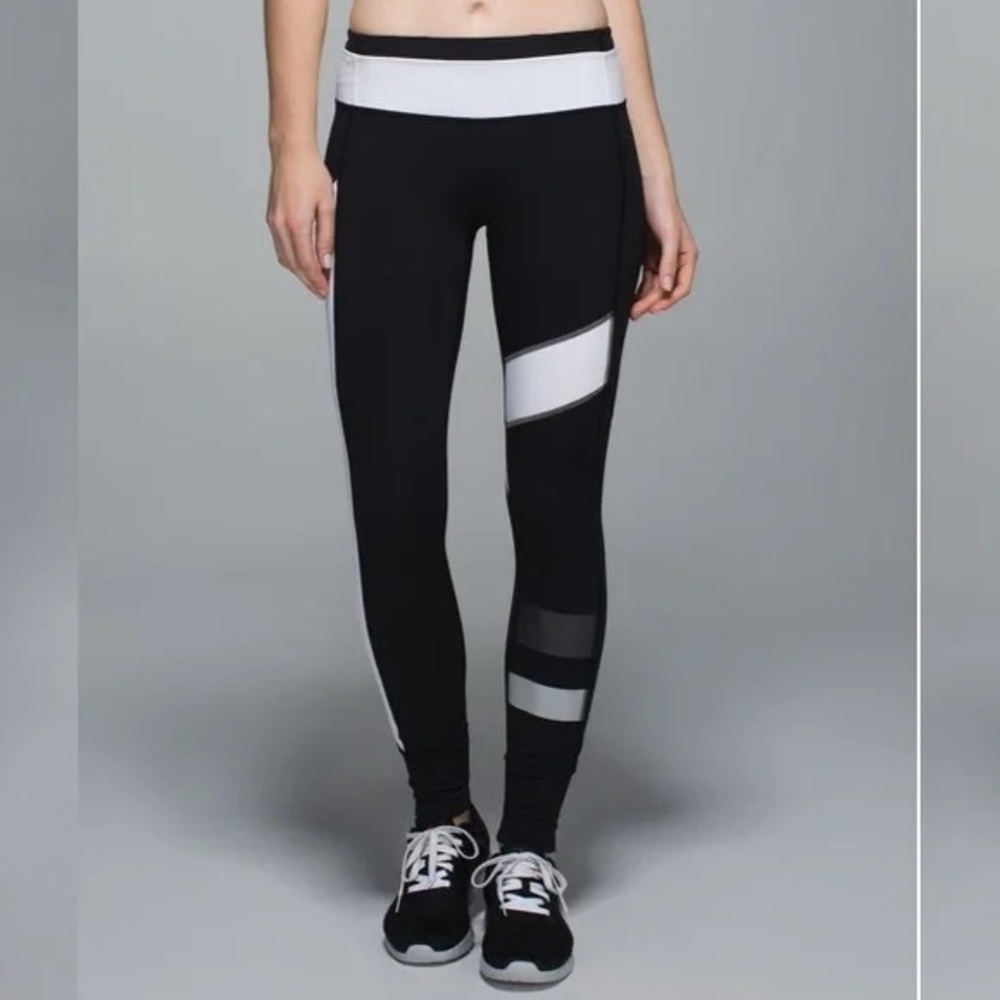 Lululemon reflective running leggings, white stripes GUC size 6, 93 cm 3…